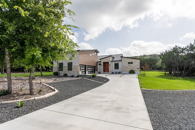 845 Coronado Dr, Kerrville, TX 78028