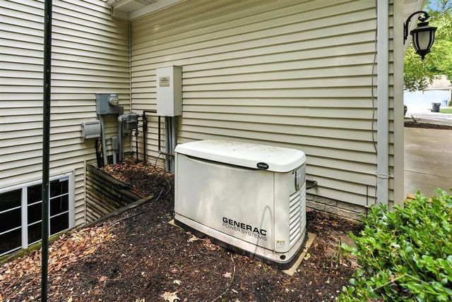 3803 Aspen Way, Midland, MI 48642