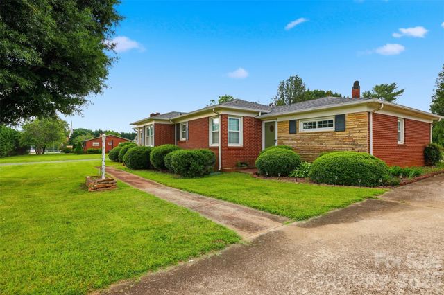 3631 Taylorsville Highway, Statesville, NC 28625