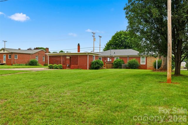 3631 Taylorsville Highway, Statesville, NC 28625