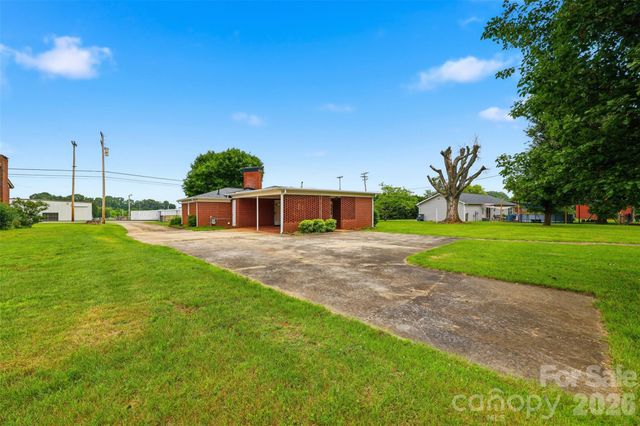 3631 Taylorsville Highway, Statesville, NC 28625