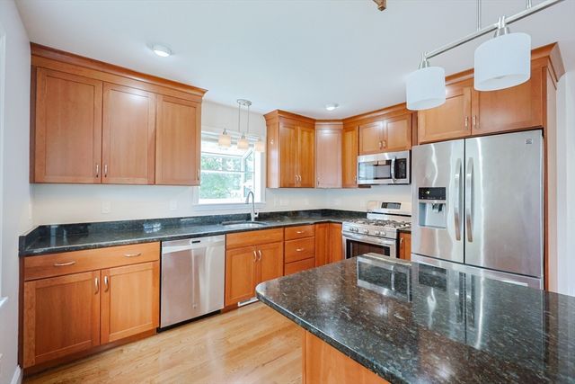 32 Veranda Ave, Swansea, MA 02777