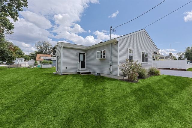 32 Veranda Ave, Swansea, MA 02777