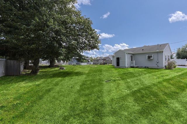 32 Veranda Ave, Swansea, MA 02777
