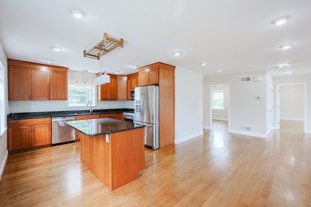 32 Veranda Ave, Swansea, MA 02777