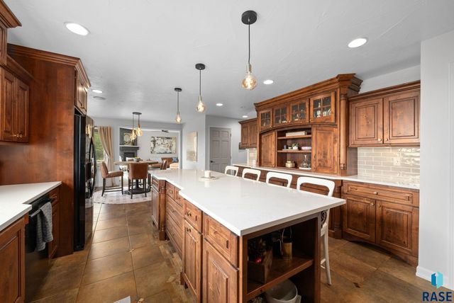 809 W 3rd St Street, Dell Rapids, SD 57022