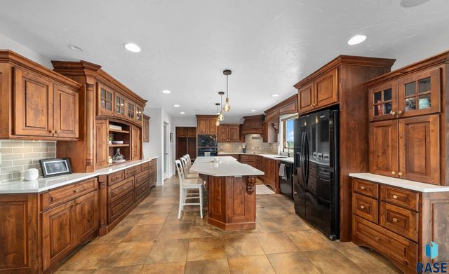 809 W 3rd St Street, Dell Rapids, SD 57022