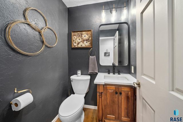 809 W 3rd St Street, Dell Rapids, SD 57022