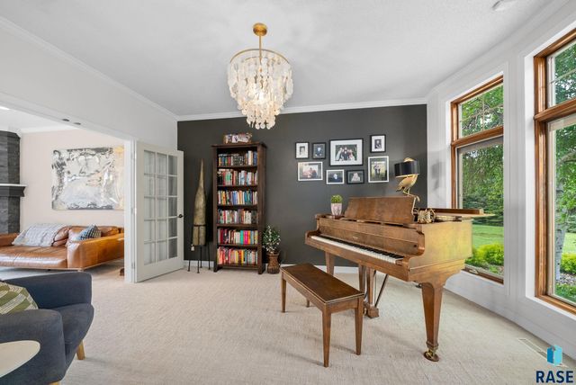 809 W 3rd St Street, Dell Rapids, SD 57022