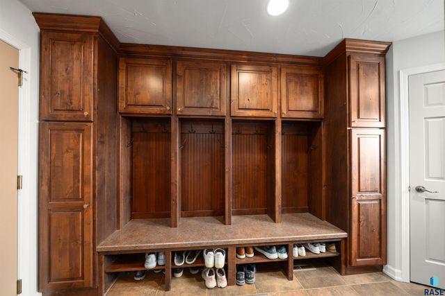 809 W 3rd St Street, Dell Rapids, SD 57022