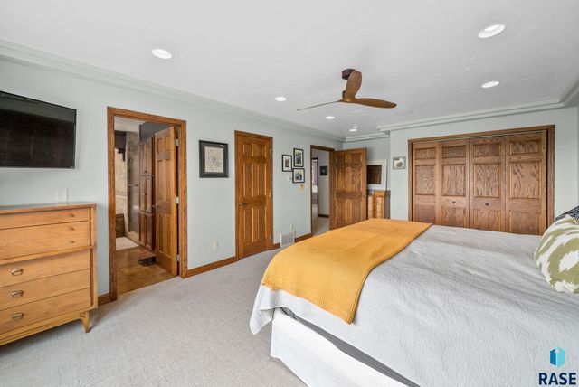 809 W 3rd St Street, Dell Rapids, SD 57022