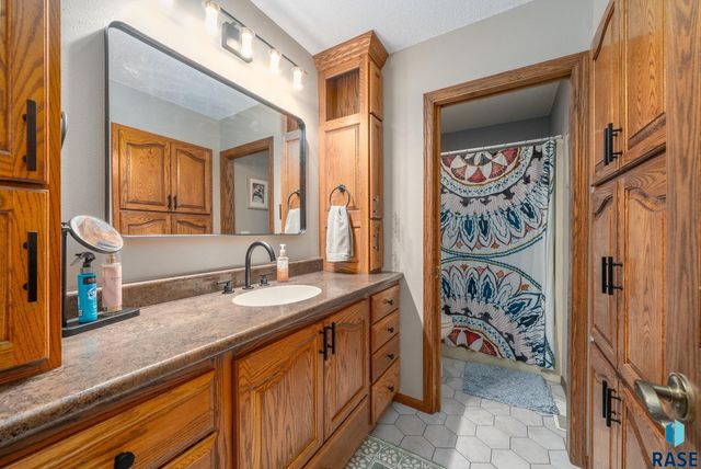 809 W 3rd St Street, Dell Rapids, SD 57022