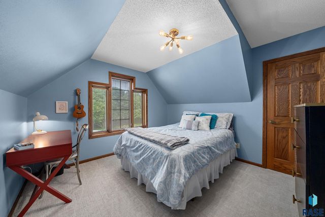 809 W 3rd St Street, Dell Rapids, SD 57022