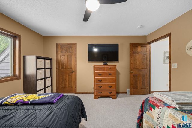 809 W 3rd St Street, Dell Rapids, SD 57022