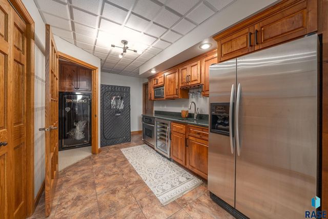 809 W 3rd St Street, Dell Rapids, SD 57022