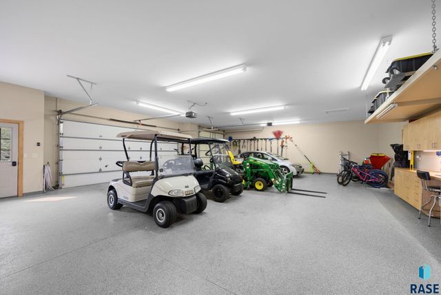 809 W 3rd St Street, Dell Rapids, SD 57022