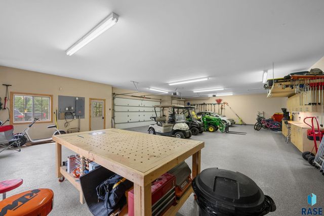 809 W 3rd St Street, Dell Rapids, SD 57022