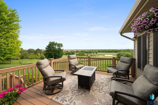 809 W 3rd St Street, Dell Rapids, SD 57022