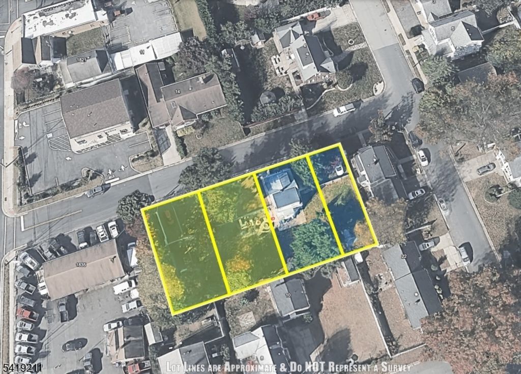 Image 16 of property listing at 15 N River View Ave, Edison Twp., NJ 08817