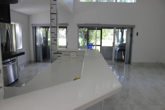 7608 Pinewalk Drive 127, Margate, FL 33063