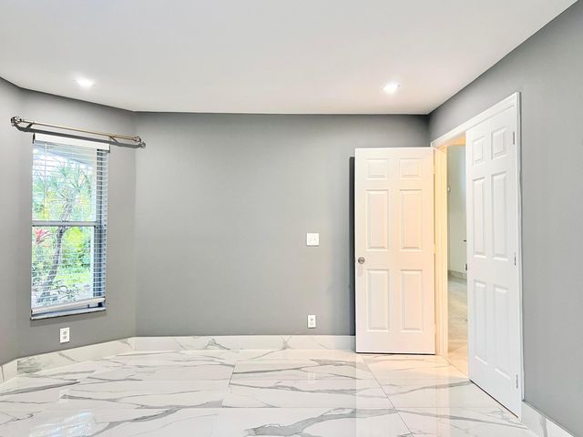 7608 Pinewalk Drive 127, Margate, FL 33063