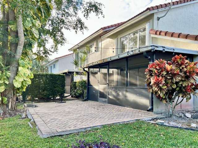 7608 Pinewalk Drive 127, Margate, FL 33063