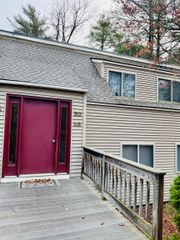 48 Library Lane 48, Simsbury, CT 06070