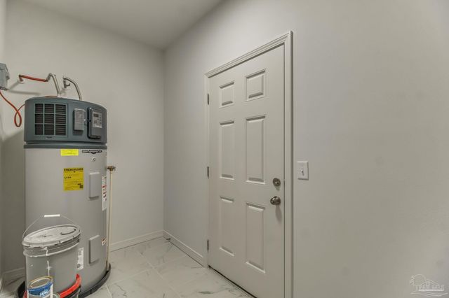 1000 W Yonge St, Pensacola, FL 32501