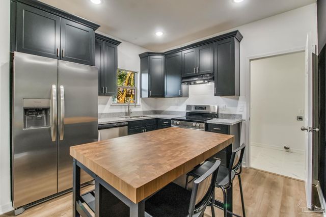 1000 W Yonge St, Pensacola, FL 32501