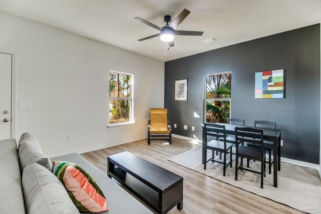 1000 W Yonge St, Pensacola, FL 32501