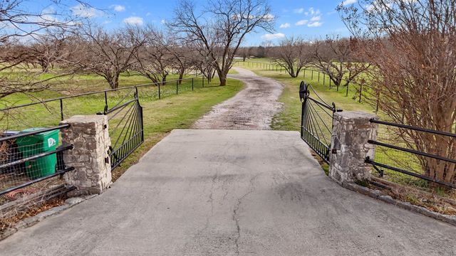 9711 Jim Christal Road, Krum, TX 76249