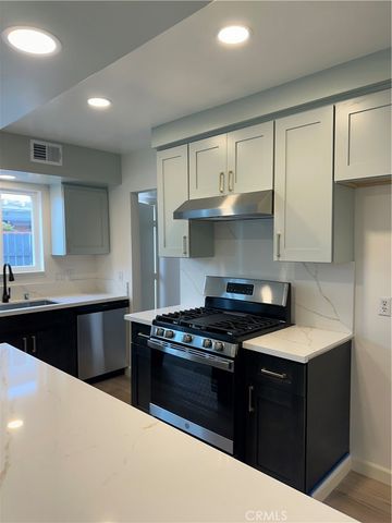 1955 W Greenleaf Avenue E, Anaheim, CA 92801