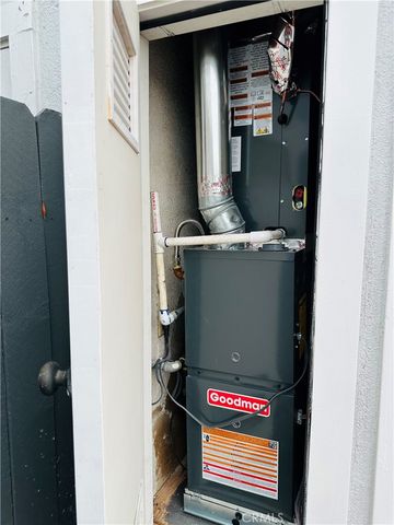 1955 W Greenleaf Avenue E, Anaheim, CA 92801