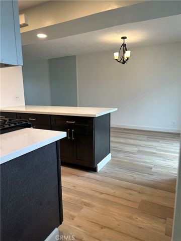 1955 W Greenleaf Avenue E, Anaheim, CA 92801