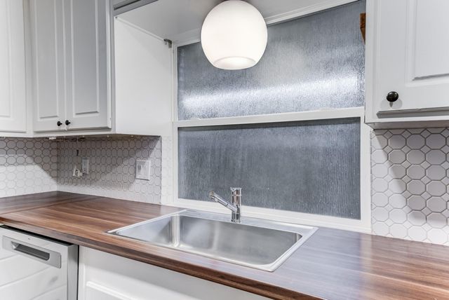 6338 Crab Orchard Road, Houston, TX 77057