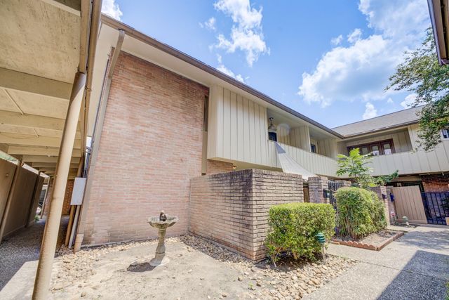 6338 Crab Orchard Road, Houston, TX 77057