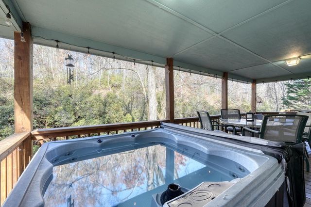 2175 E Old Hwy 64, Hayesville, NC 28904