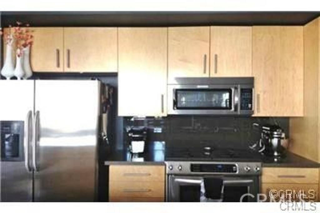 Image 3 of property listing at 133 The Promenade N 105, Long Beach, CA 90802