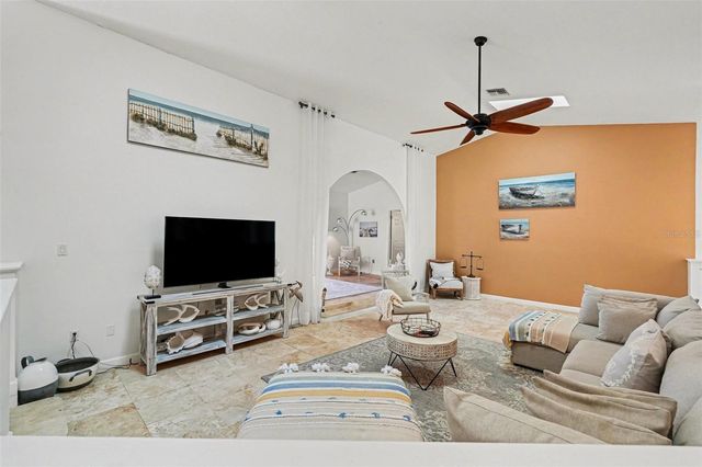 11009 WOODLAND WATERS BOULEVARD, Weeki Wachee, FL 34613