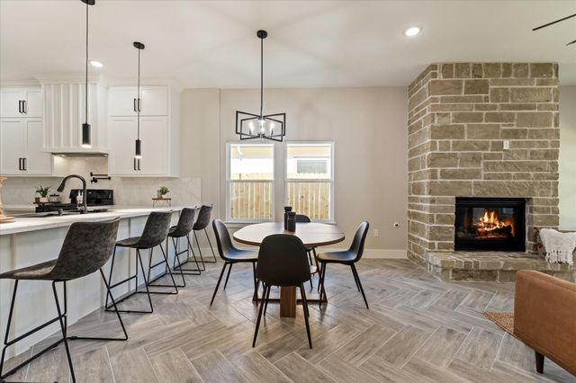 913 Santa Anna Lane, La Porte, TX 77571