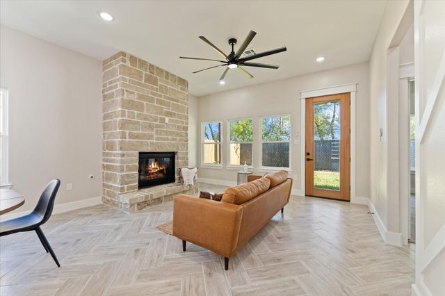 913 Santa Anna Lane, La Porte, TX 77571