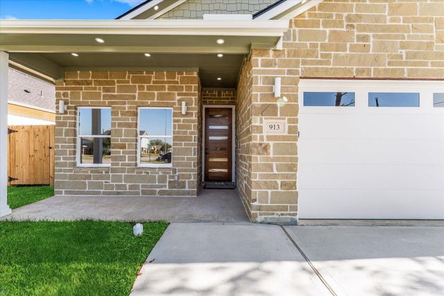 913 Santa Anna Lane, La Porte, TX 77571