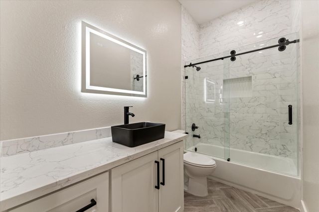 913 Santa Anna Lane, La Porte, TX 77571