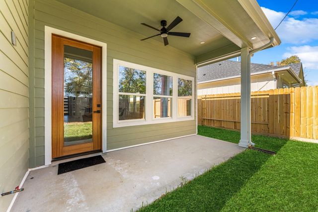 913 Santa Anna Lane, La Porte, TX 77571