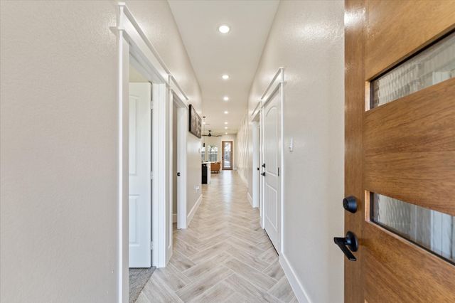 913 Santa Anna Lane, La Porte, TX 77571