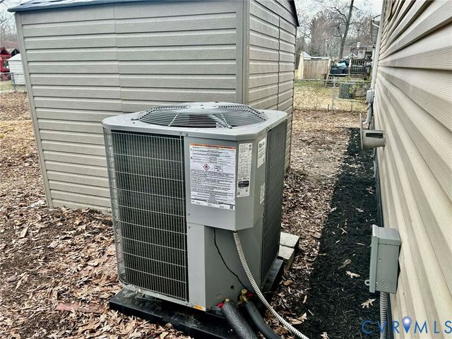 14027 Starpine Ln, Chester, VA 23836