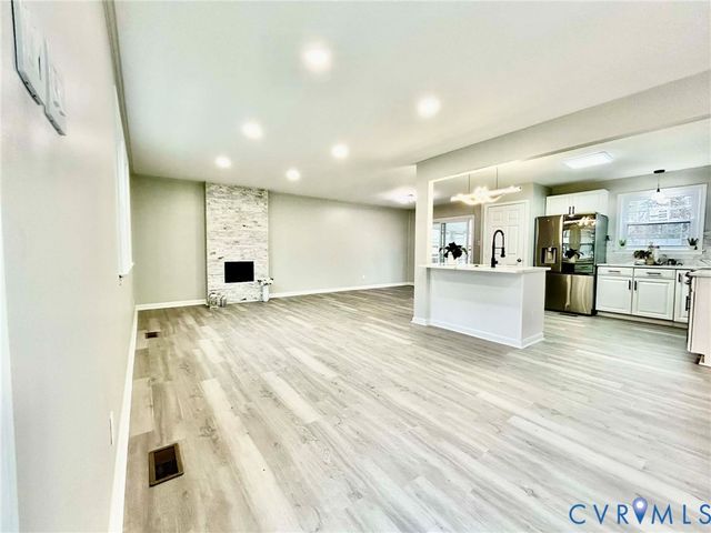 14027 Starpine Ln, Chester, VA 23836