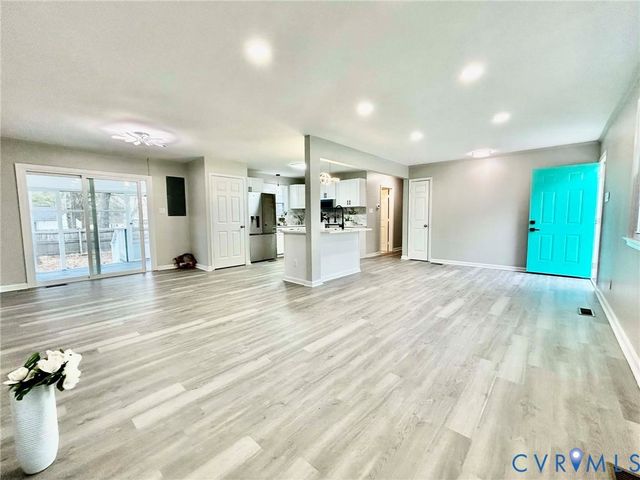 14027 Starpine Ln, Chester, VA 23836