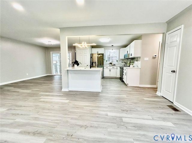 14027 Starpine Ln, Chester, VA 23836