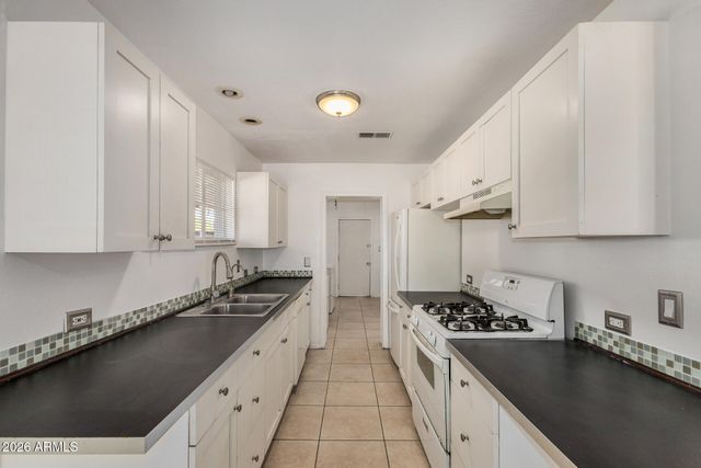 1837 W ROMA Avenue, Phoenix, AZ 85015